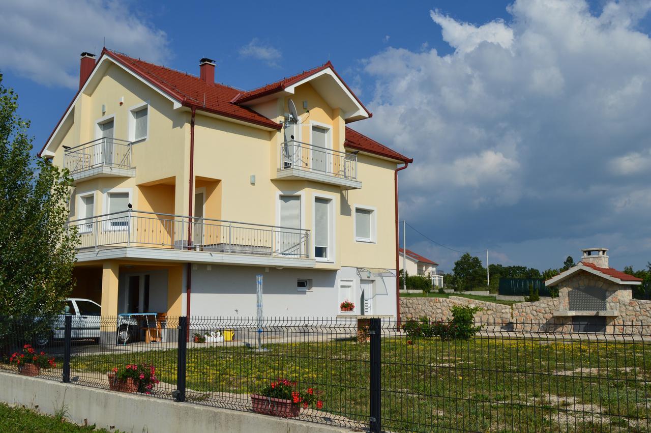 Blue Lake Luxury Rooms Grabovica Ngoại thất bức ảnh